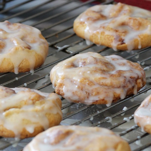 Soft Cinnamon Roll Cookies